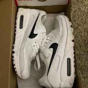 White Nike air max 90